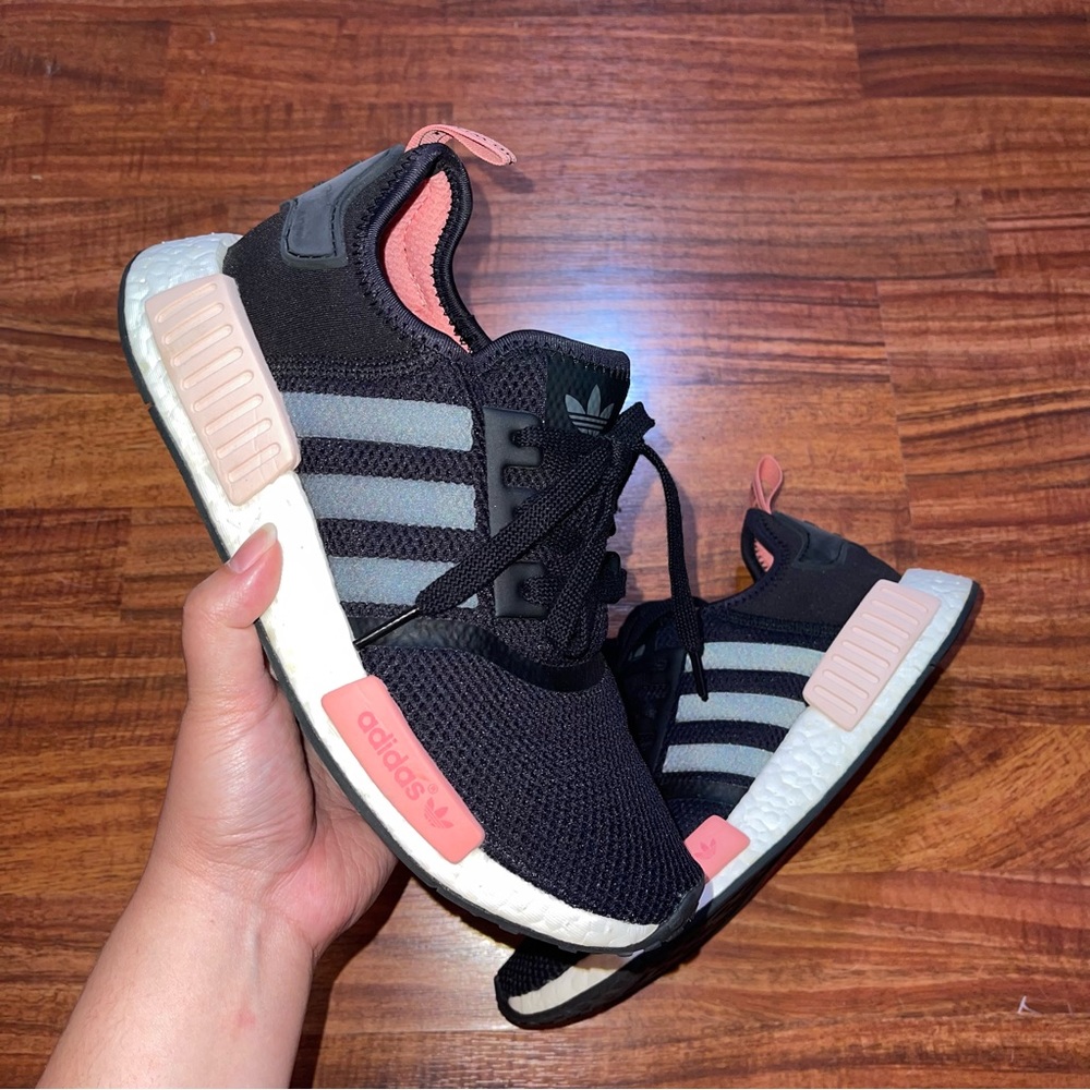 NMD R1 Women’s ‘Peach Pink’